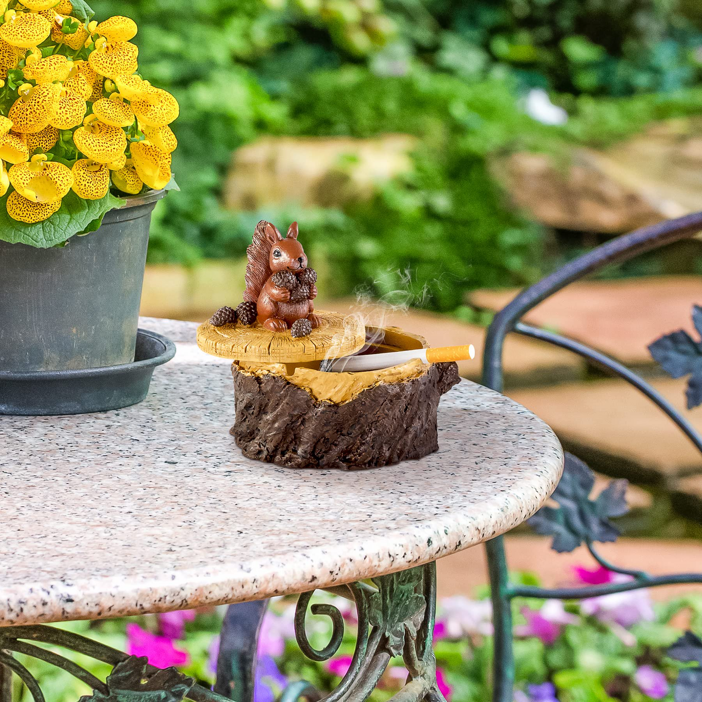 MEHOOM Resin Forest Squirrel Stump Ashtray with Lid, Windproof, Great Gift Ideas